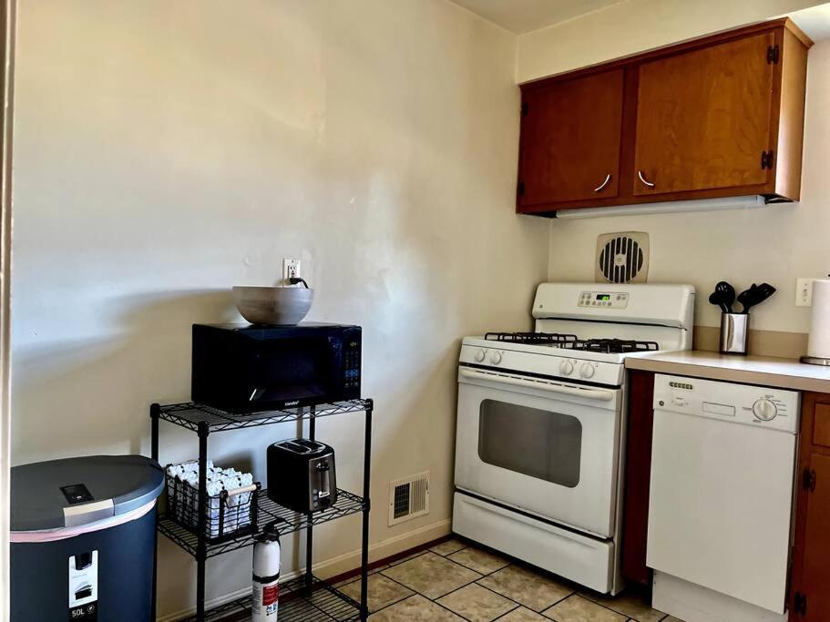 New 3 Brd Modern Urban Gateway Apartment Arlington Exterior photo