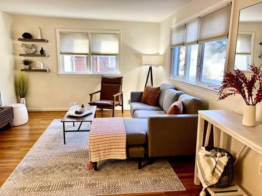 New 3 Brd Modern Urban Gateway Apartment Arlington Exterior photo